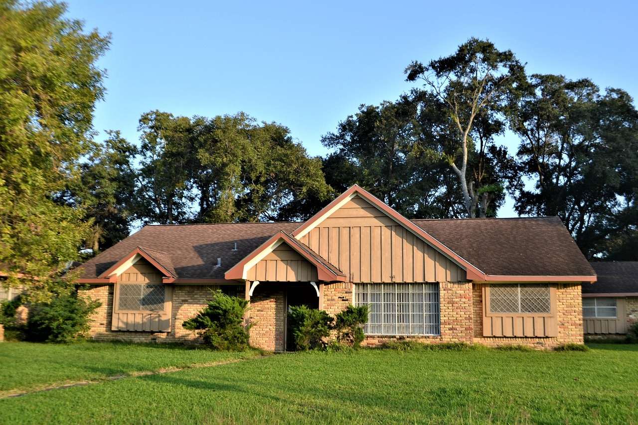 Beaumont TX home for sale exterior curb appeal